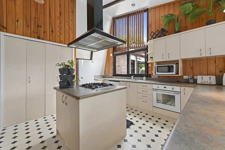 Photo of property in 9 Hobbit Lane, Pinehaven, Upper Hutt, 5371