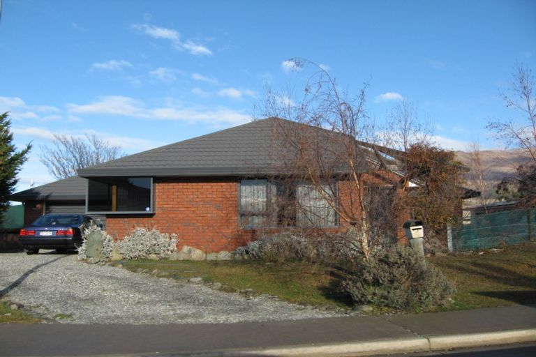 Photo of property in 4 Rob Roy Lane, Wanaka, 9305