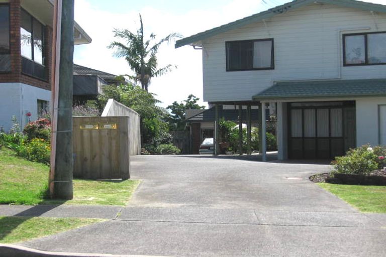 Photo of property in 2/26 Ridge Road, Waiake, Auckland, 0630