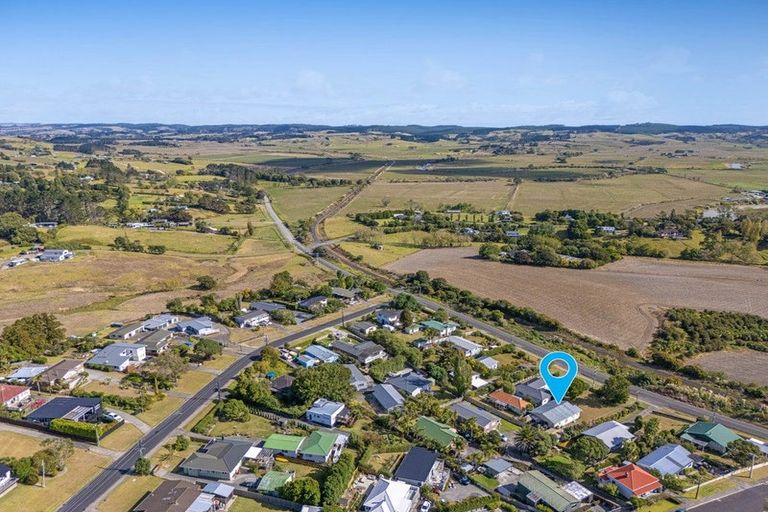 Photo of property in 23 Mangakura Road, Helensville, 0800