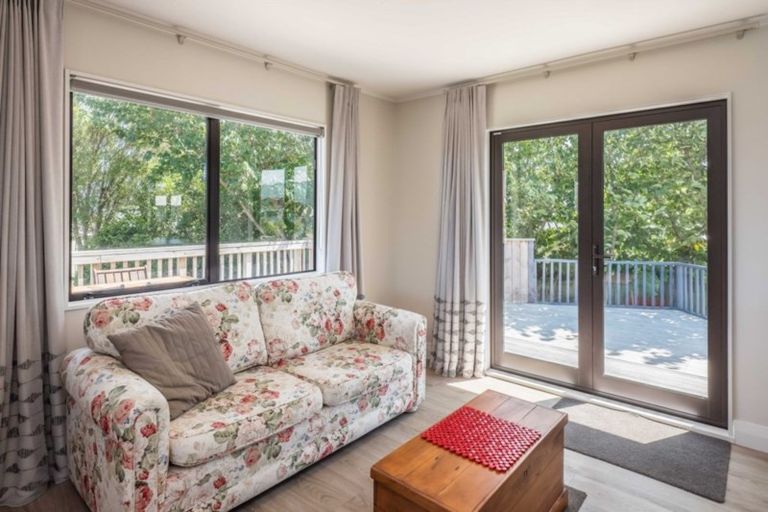 Photo of property in 42 Hicks Crescent, Waikanae Beach, Waikanae, 5036