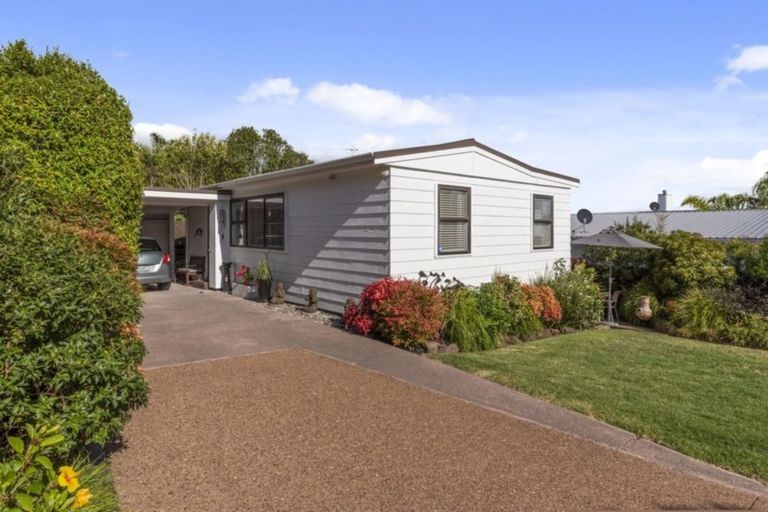 Photo of property in 2/17 County Road, Torbay, Auckland, 0630