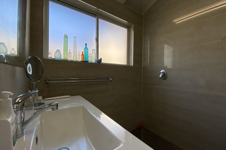 Photo of property in 49b Shanaway Rise, Hillcrest, Auckland, 0627