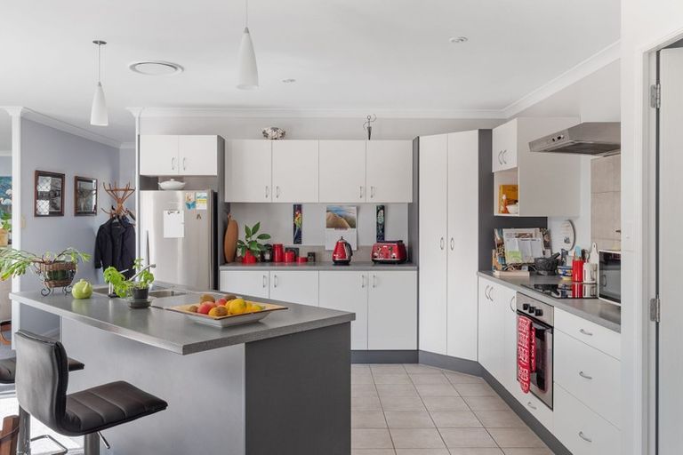 Photo of property in 1 Kasey Josh Place, Katikati, 3129