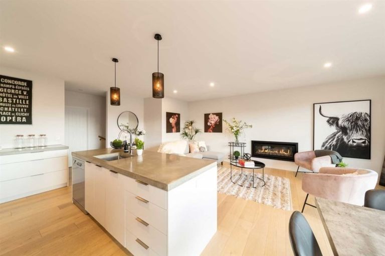 Photo of property in 39 Rannoch Drive, Jacks Point, Queenstown, 9371