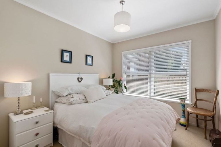Photo of property in 2/2 Gordon Avenue, Milford, Auckland, 0620