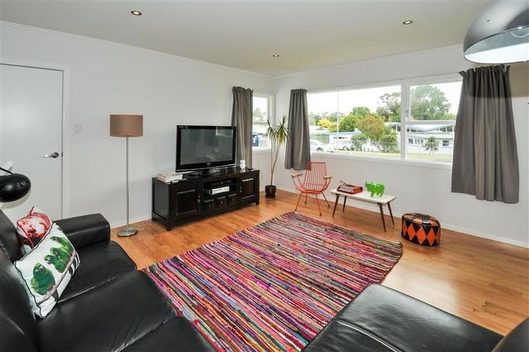 Photo of property in 3 Wykeham Place, Glenfield, Auckland, 0629