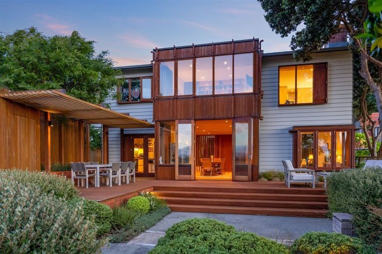 Photo of property in 432 Muritai Road, Eastbourne, Lower Hutt, 5013