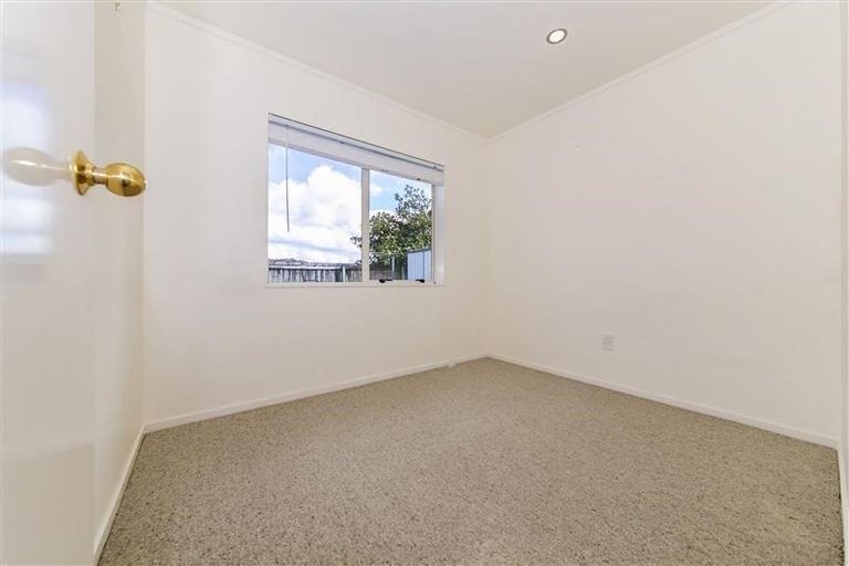 Photo of property in 1 Jacinta Grove, Swanson, Auckland, 0612