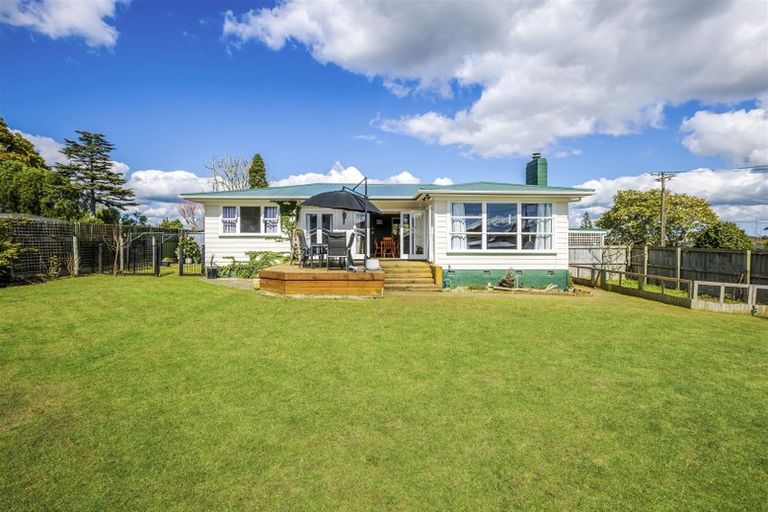 Photo of property in 35 Youngs Road, Papakura, 2110
