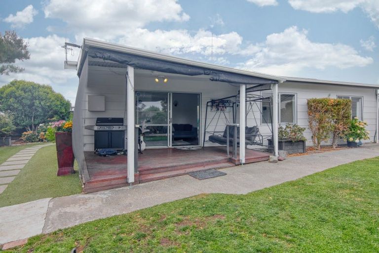 Photo of property in 17 Cargill Grove, Kelvin Grove, Palmerston North, 4414