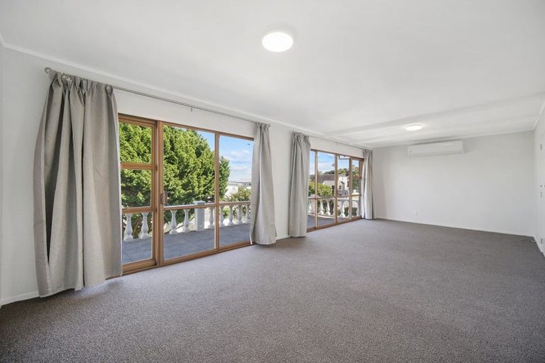 Photo of property in 2 Icarus Place, Half Moon Bay, Auckland, 2012