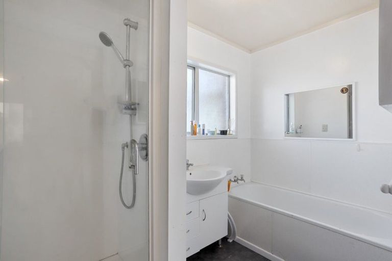 Photo of property in 2/50 Te Kanawa Crescent, Henderson, Auckland, 0610