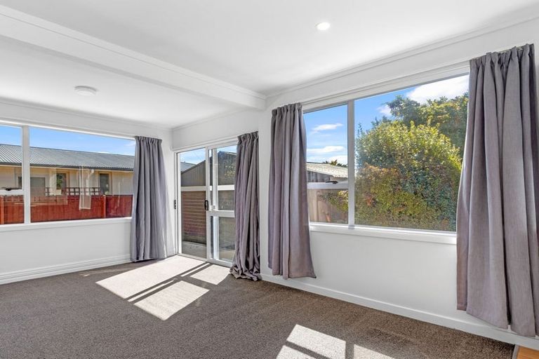 Photo of property in 8 Saffron Street, Bryndwr, Christchurch, 8053