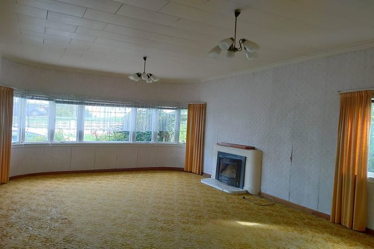 Photo of property in 34 Glenfern Road, Mellons Bay, Auckland, 2014