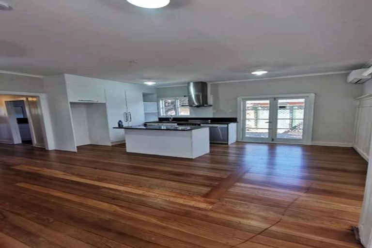 Photo of property in 9a Craven Street, Sockburn, Christchurch, 8042