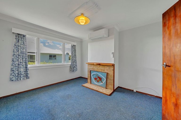 Photo of property in 12 Clifford Street, Hawera, 4610