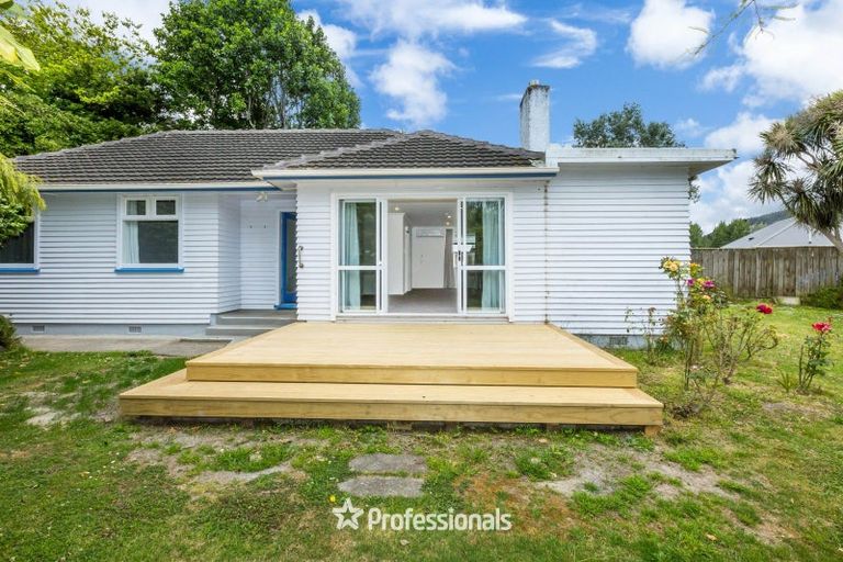 Photo of property in 122 Mcleod Street, Elderslea, Upper Hutt, 5018