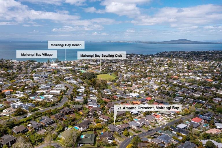 Photo of property in 2/19 Amante Crescent, Mairangi Bay, Auckland, 0630