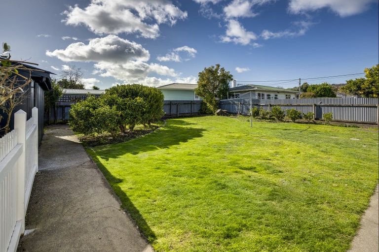 Photo of property in 1 Palmerston Road, Havelock North, 4130