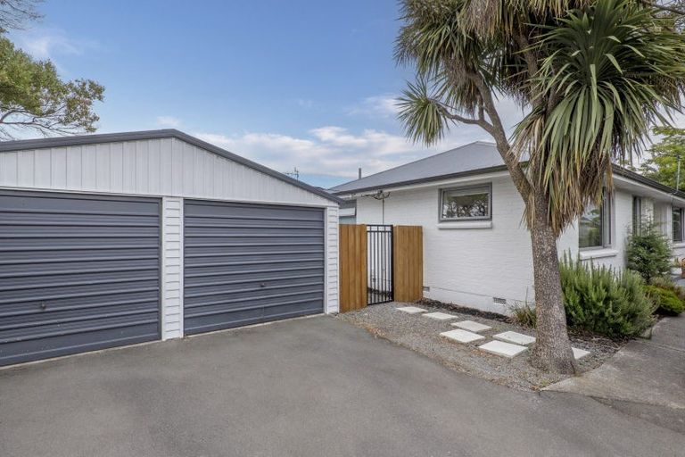 Photo of property in 1/55 Mcfaddens Road, St Albans, Christchurch, 8052