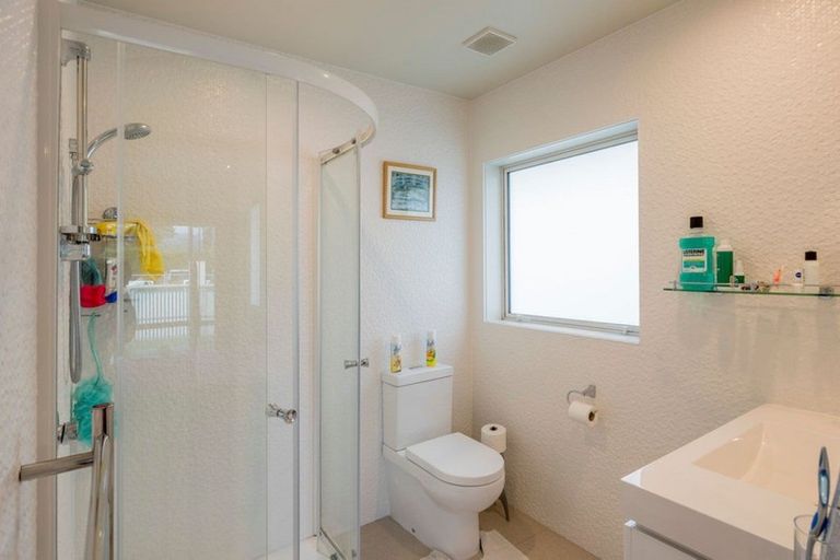 Photo of property in 2 Bridford Way, Paraparaumu, 5032