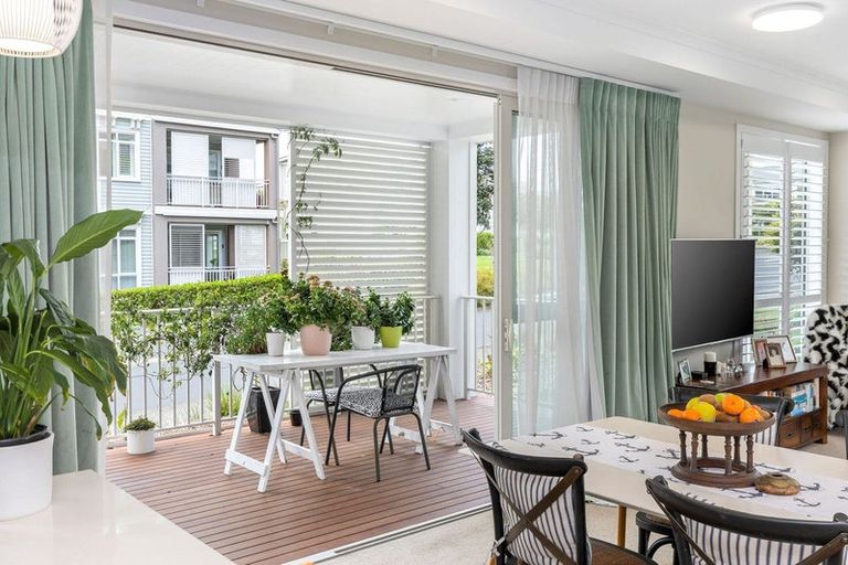 Photo of property in 73 Panorama Heights, Orewa, 0931