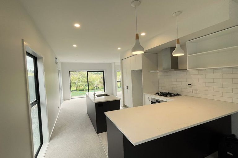 Photo of property in 42 Koreke Close, Kenepuru, Porirua, 5022