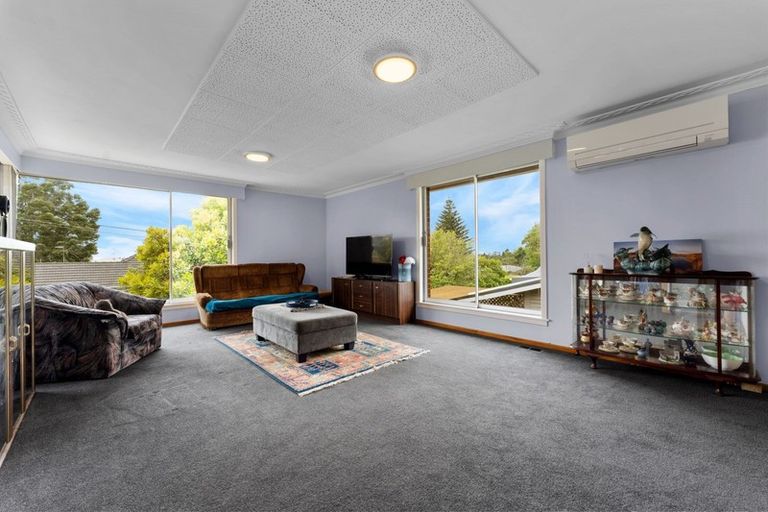 Photo of property in 77 Govett Avenue, Frankleigh Park, New Plymouth, 4310