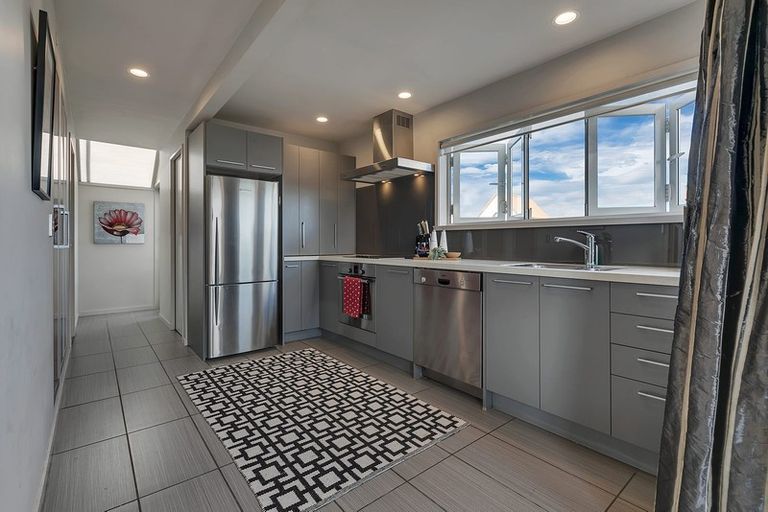 Photo of property in 1/33 Beach Haven Road, Beach Haven, Auckland, 0626