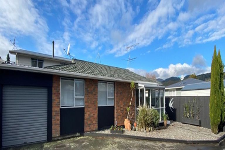 Photo of property in 2/29 Clouston Park Road, Clouston Park, Upper Hutt, 5018