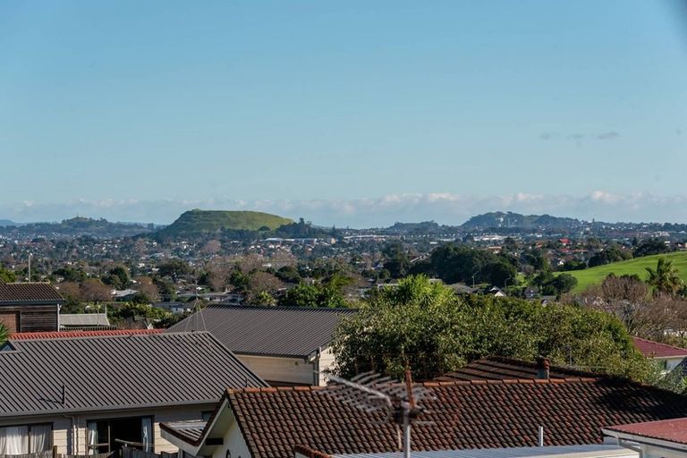Photo of property in 18 Sheralee Place, Bucklands Beach, Auckland, 2014