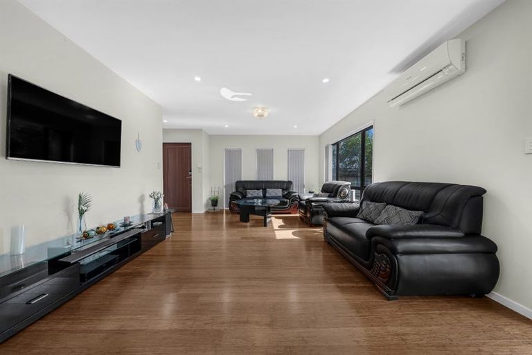 Photo of property in 12 Nandi Lane, Ranui, Auckland, 0612