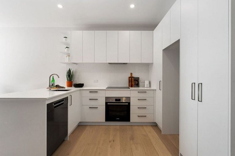 Photo of property in 7/152 The Parade, Island Bay, Wellington, 6023