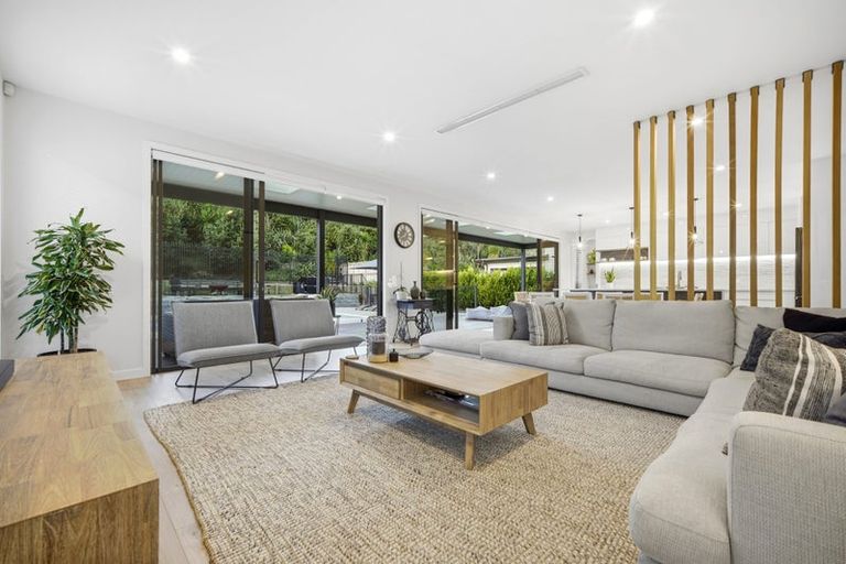 Photo of property in 19 Headsail Drive, Long Bay, Auckland, 0630