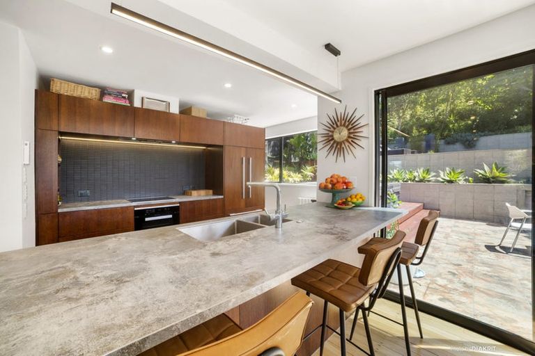 Photo of property in 32 Upton Terrace, Thorndon, Wellington, 6011