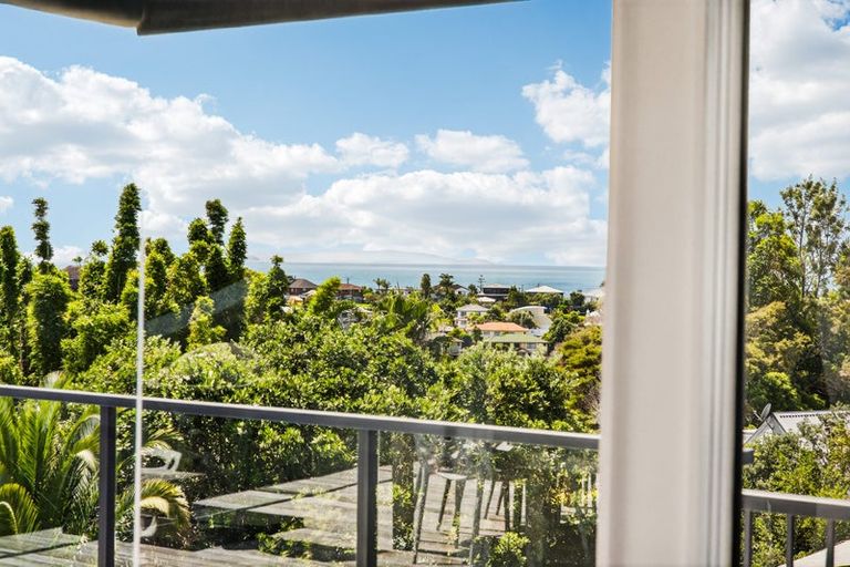 Photo of property in 38 Elliston Crescent, Stanmore Bay, Whangaparaoa, 0932