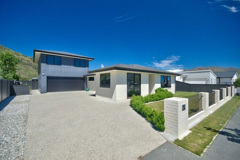 Photo of property in 24 Risinghurst Terrace, Lower Shotover, Queenstown, 9304