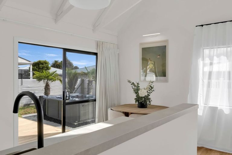 Photo of property in 15 Waitai Street, Castlecliff, Whanganui, 4501