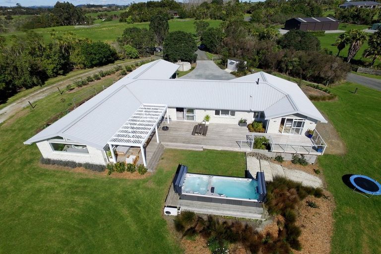 Photo of property in 33 Rua Road, Mangawhai, 0573