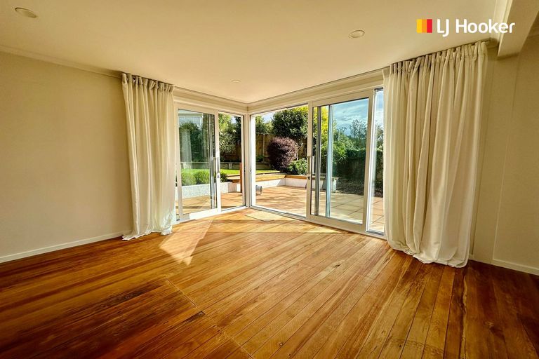 Photo of property in 15 Pioneer Crescent, Helensburgh, Dunedin, 9010