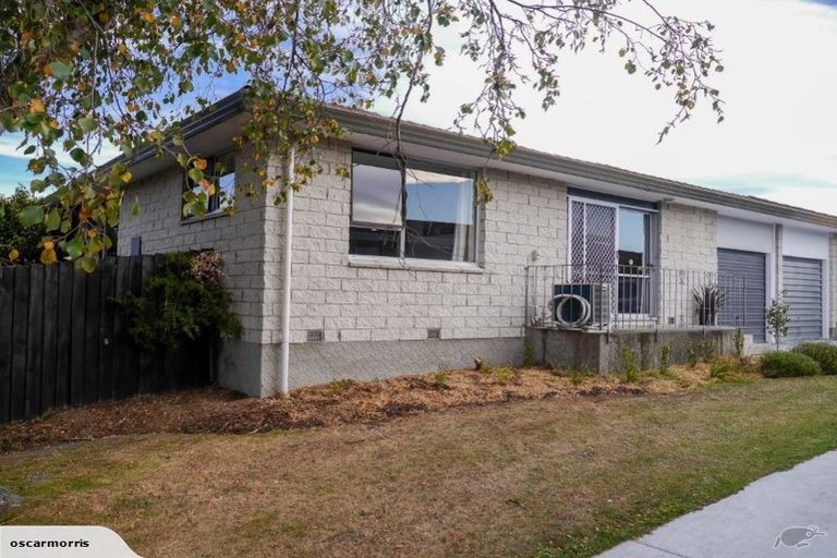 Photo of property in 1/5 James Condon Place, Redwood, Christchurch, 8051