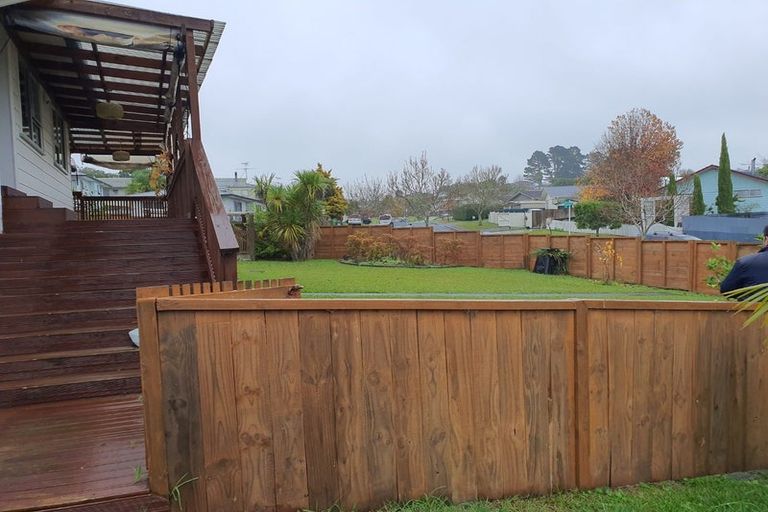 Photo of property in 34 Claverdon Drive, Massey, Auckland, 0614