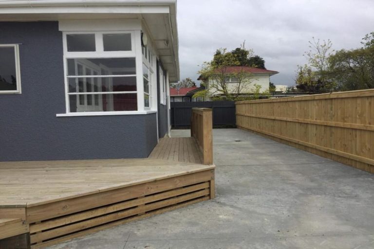Photo of property in 16 Milson Line, Roslyn, Palmerston North, 4414