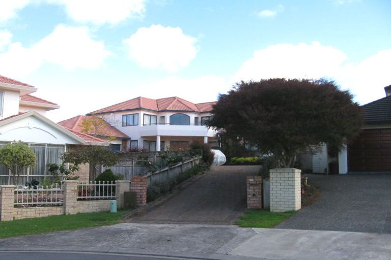 Photo of property in 8 Nathan Close, Somerville, Auckland, 2014