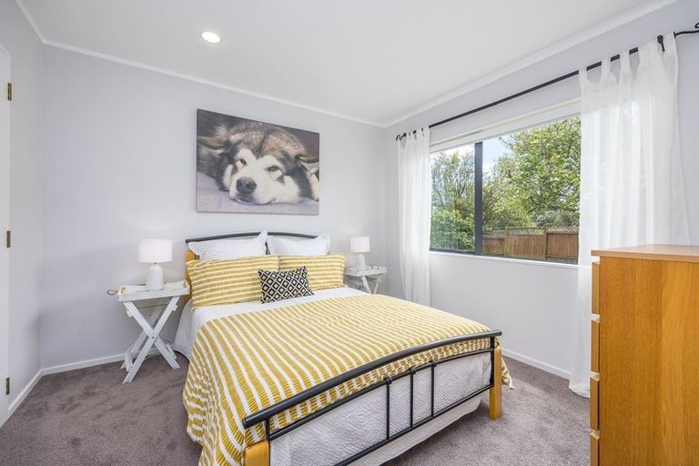 Photo of property in 2 Mizen Court, Torbay, Auckland, 0630