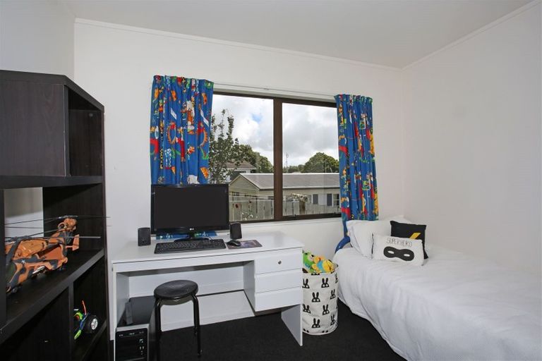 Photo of property in 49 Riverside Drive, Waiuku, 2123