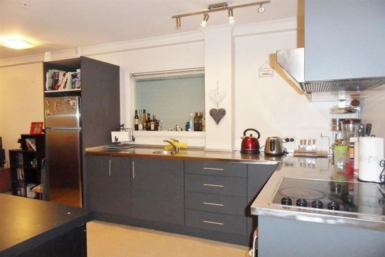Photo of property in Monvie Apartments, 212/15 Holland Street, Te Aro, Wellington, 6011