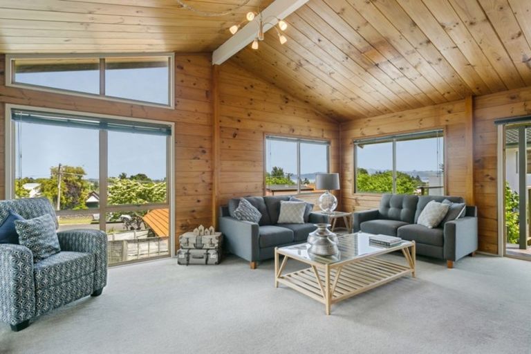 Photo of property in 58 Chesham Avenue, Waipahihi, Taupo, 3330