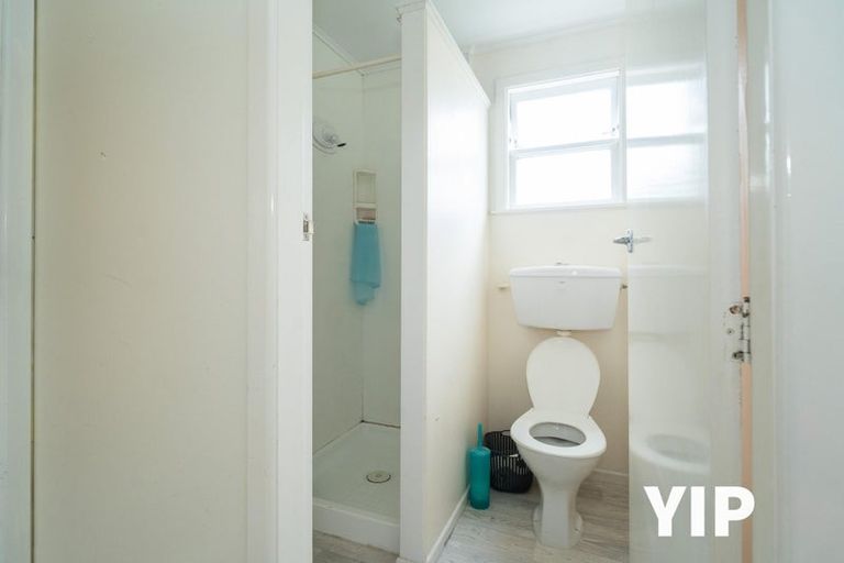 Photo of property in 115 Ruskin Road, Newlands, Wellington, 6037